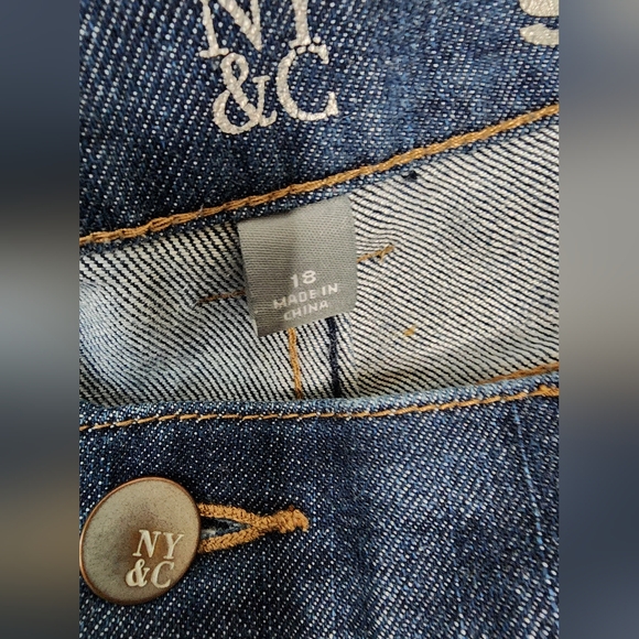 New York & Company Low Rise Skinny Jeans | Size 18 - Picture 4 of 7